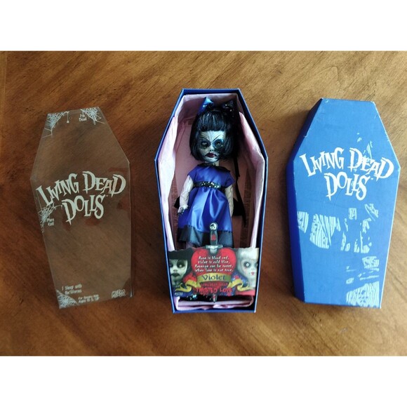 Mezco Living Dead Dolls Violet Twisted Love No Locket Coffin Damage 2009